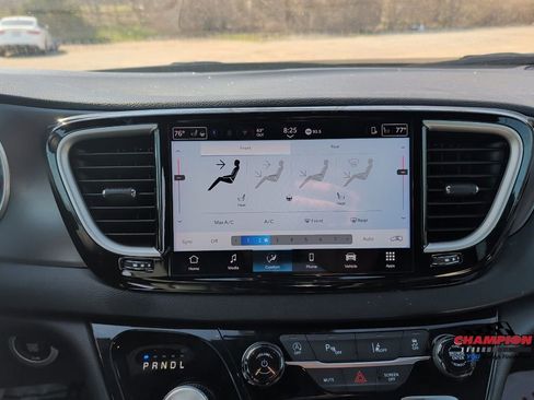 Used 2019 Jeep Renegade Altitude w/ Quick Order Package 2XM image 22