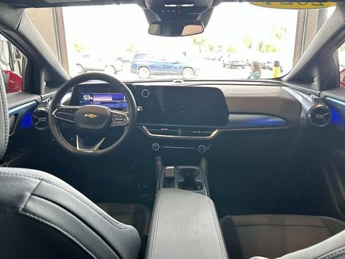 Used 2024 Chevrolet Equinox EV LT FWD image 16