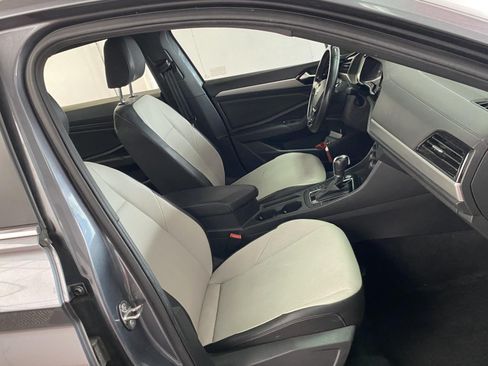 Used 2019 Volkswagen Jetta R-Line FWD image 9