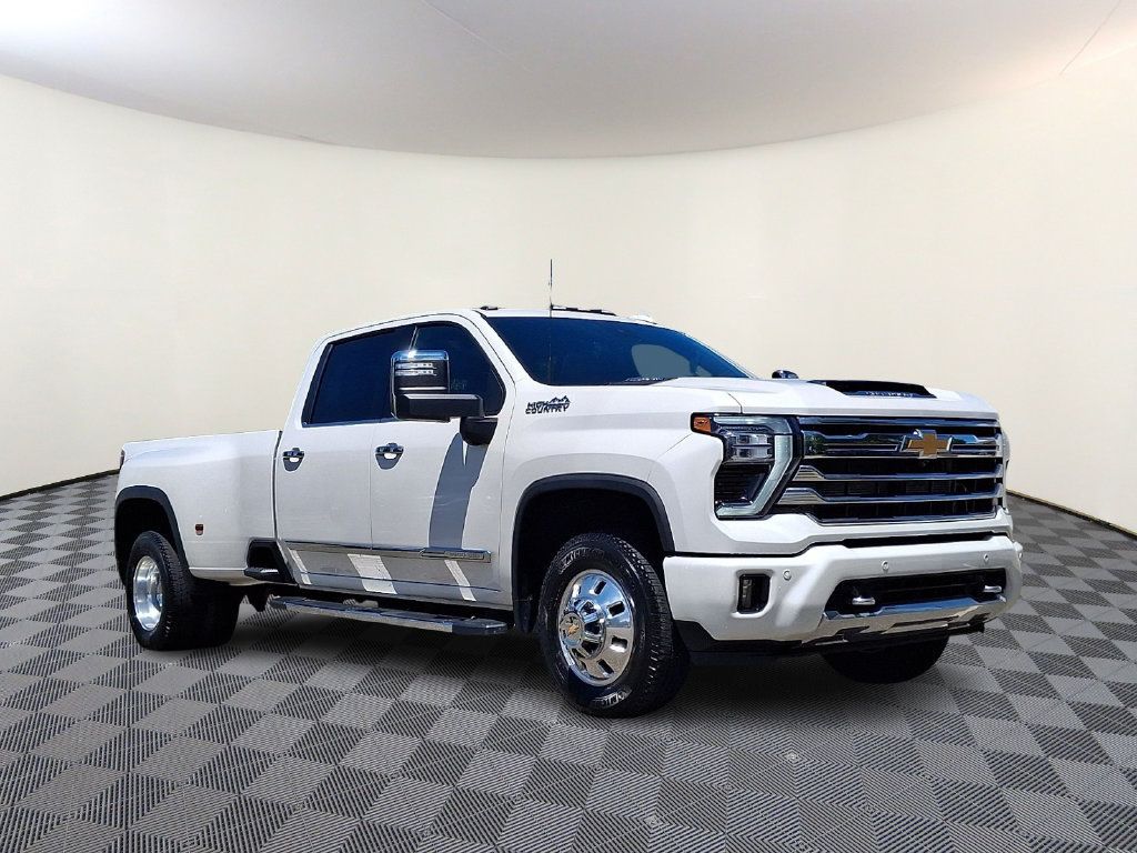 Used 2024 Chevrolet Silverado 3500 High Country w/ High Country Premium Package AWD/4WD image 1