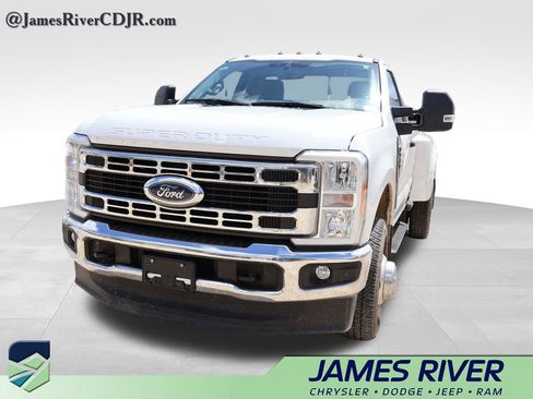 Used 2023 Ford F350 XLT w/ FX4 Off-Road Package AWD/4WD image 3
