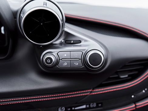 Used 2022 Ferrari F8 Tributo RWD image 88