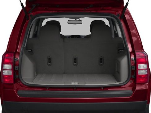 Used 2017 Jeep Patriot Sport w/ Power Value Group FWD image 16