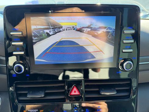 Used 2022 Hyundai Ioniq SE image 26