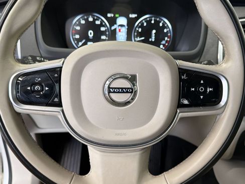 Used 2020 Volvo XC90 T5 Momentum AWD/4WD image 15