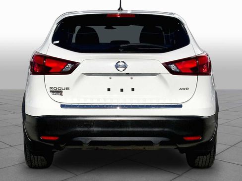 Used 2017 Nissan Rogue Sport S w/ S Appearance Package AWD/4WD image 4