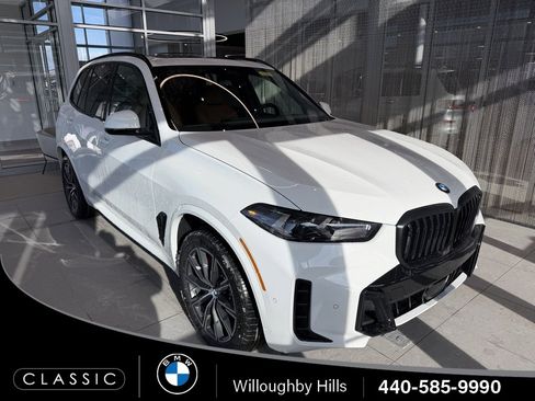 New 2026 BMW X5 xDrive40i w/ M Sport Package image 1