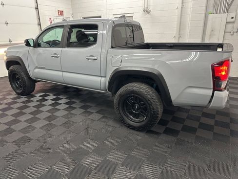 Used 2019 Toyota Tacoma TRD Off-Road image 6