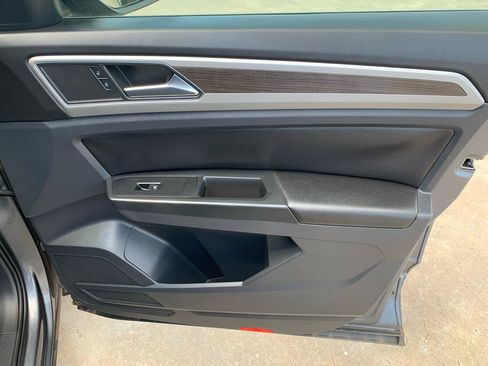 Used 2018 Volkswagen Atlas SE FWD image 13