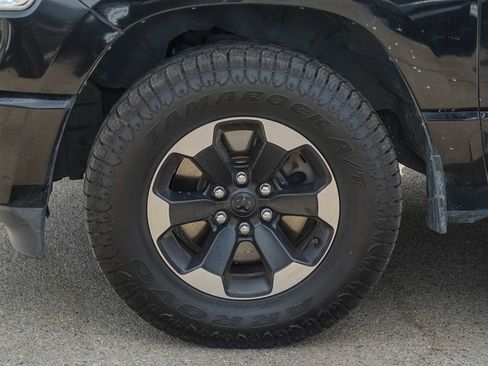 Used 2019 RAM 1500 Big Horn AWD/4WD image 11