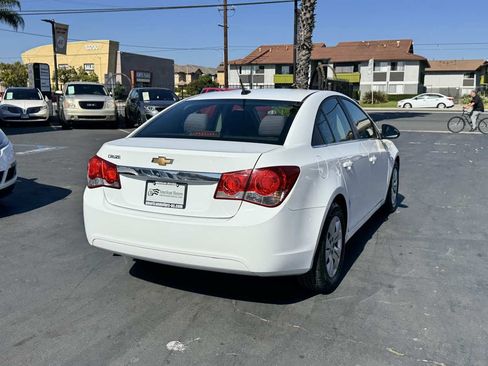 Used 2012 Chevrolet Cruze LS w/ Connectivity Package FWD image 5