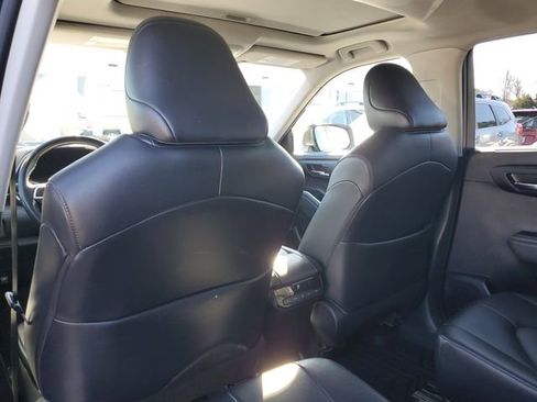 Used 2022 Toyota Highlander XLE image 13