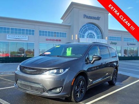 Certified 2020 Chrysler Pacifica Touring-L image 1