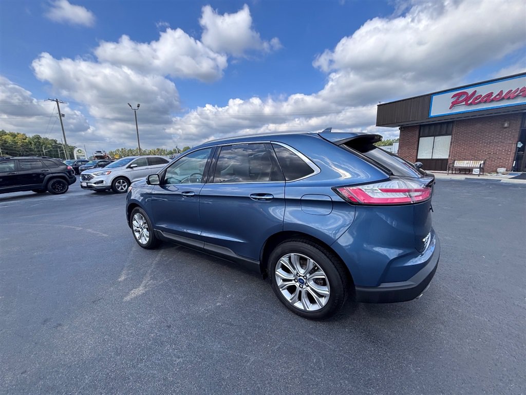 Used 2019 Ford Edge Titanium w/ Cargo Accessory Package FWD image 4
