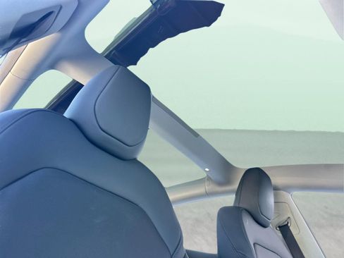 Used 2025 Tesla Model 3 Long Range RWD image 16
