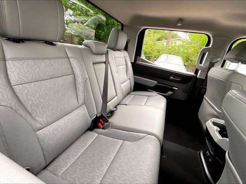 Used 2024 Toyota Tundra Limited AWD/4WD image 19