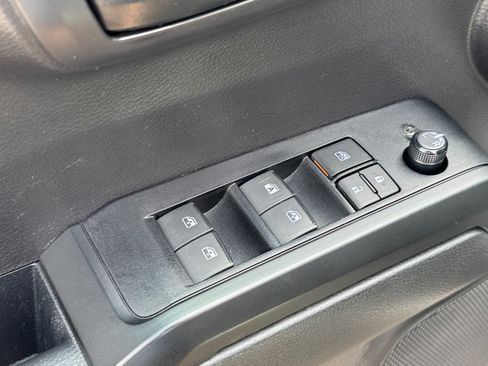 Used 2023 Toyota Tacoma SR AWD/4WD image 16