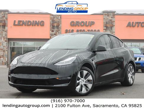 Used 2021 Tesla Model Y Long Range image 1
