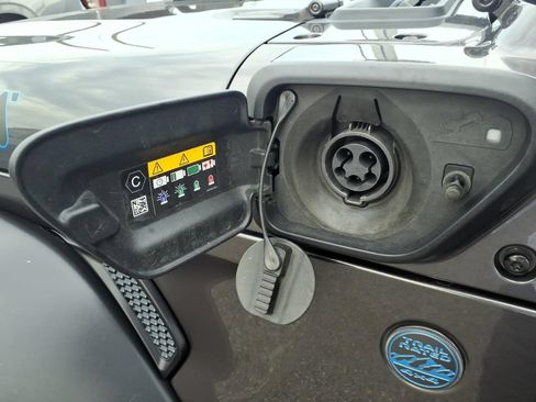 Used 2023 Jeep Wrangler Unlimited w/ Dual Top Group AWD/4WD image 7