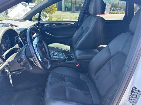 Used 2019 Porsche Macan AWD/4WD image 16