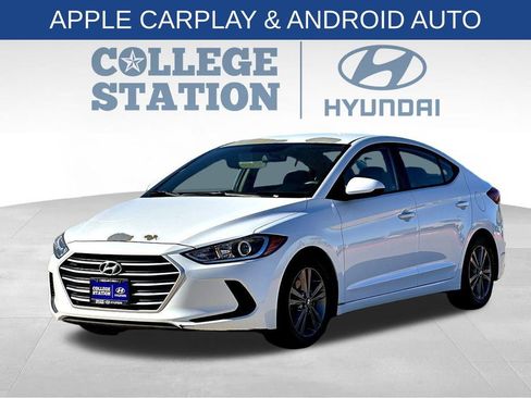 Used 2017 Hyundai Elantra SE image 6