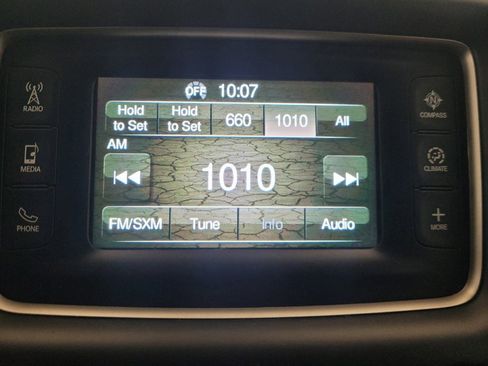 Used 2017 Jeep Grand Cherokee Limited AWD/4WD image 25