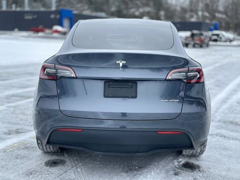Used 2023 Tesla Model Y Long Range image 5