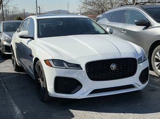 Used 2022 Jaguar XF SE video 1