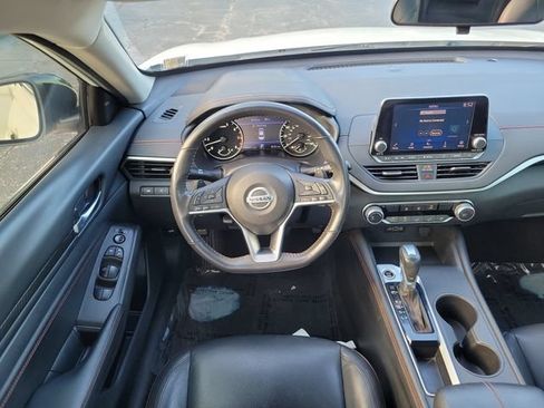 Used 2022 Nissan Altima 2.5 SR FWD image 9