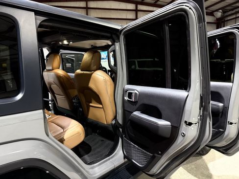 Used 2021 Jeep Wrangler Unlimited Sahara AWD/4WD image 21