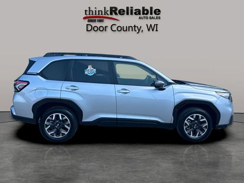 Used 2025 Subaru Forester Premium AWD/4WD image 6