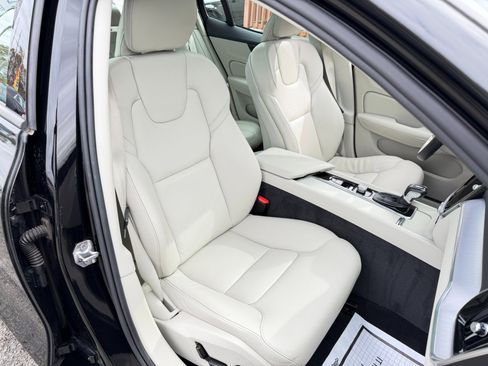 Used 2020 Volvo S60 T5 Momentum w/ Protection Package image 41