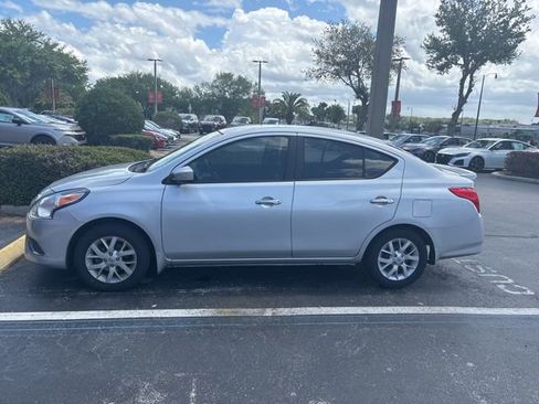 Used 2019 Nissan Versa SV w/ SV Special Edition Package image 3