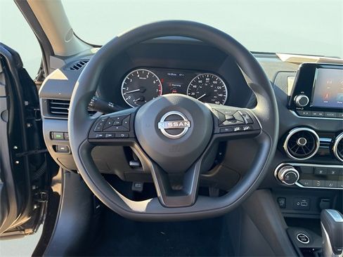 Used 2025 Nissan Sentra S image 21