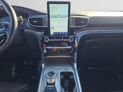 Used 2022 Ford Explorer Platinum w/ Equipment Group 601A image 13