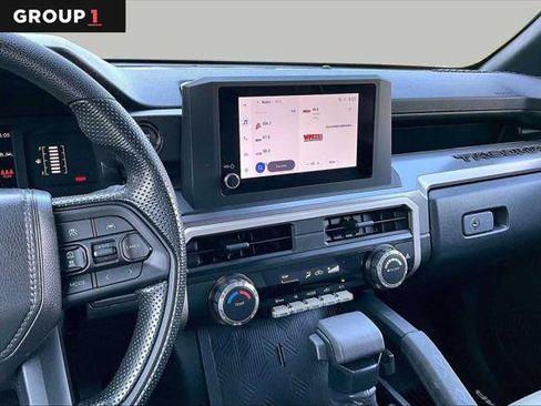 Certified 2025 Toyota Tacoma SR5 AWD/4WD image 7