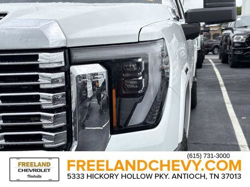 Used 2025 GMC Sierra 2500 Denali w/ Denali Reserve Package AWD/4WD image 7