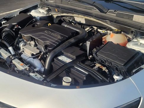 Used 2016 Chevrolet Malibu LT image 35