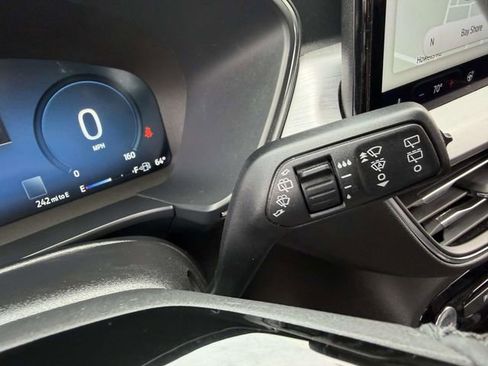 Used 2023 Ford Escape Platinum AWD/4WD image 31