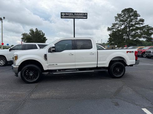Used 2018 Ford F250 Lariat w/ Lariat Ultimate Package AWD/4WD image 1
