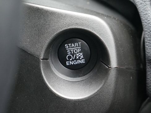 Used 2017 Jeep Compass Limited image 16