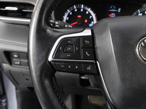 Used 2021 Toyota Highlander LE AWD/4WD image 33
