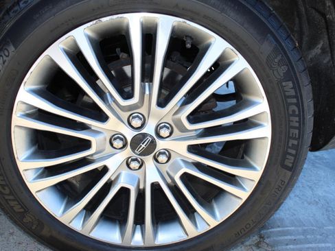 Used 2018 Lincoln MKX Reserve w/ Lincoln MKX Climate Package image 34