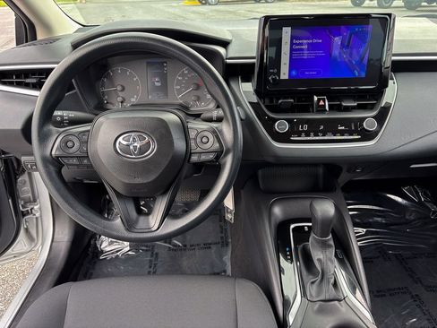 Used 2025 Toyota Corolla LE FWD image 20