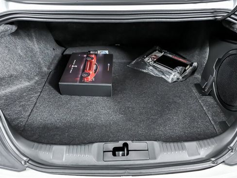 Used 2022 Ford Mustang Shelby GT500 w/ Carbon Fiber Track Pack RWD image 16
