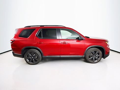 Certified 2025 Honda Pilot Sport image 2