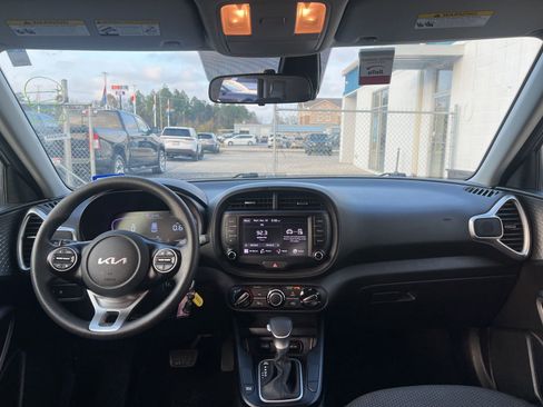 Used 2024 Kia Soul LX w/ Option Group 015 image 9