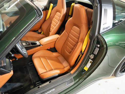 Certified 2026 Porsche 911 Targa 4 GTS AWD/4WD image 5