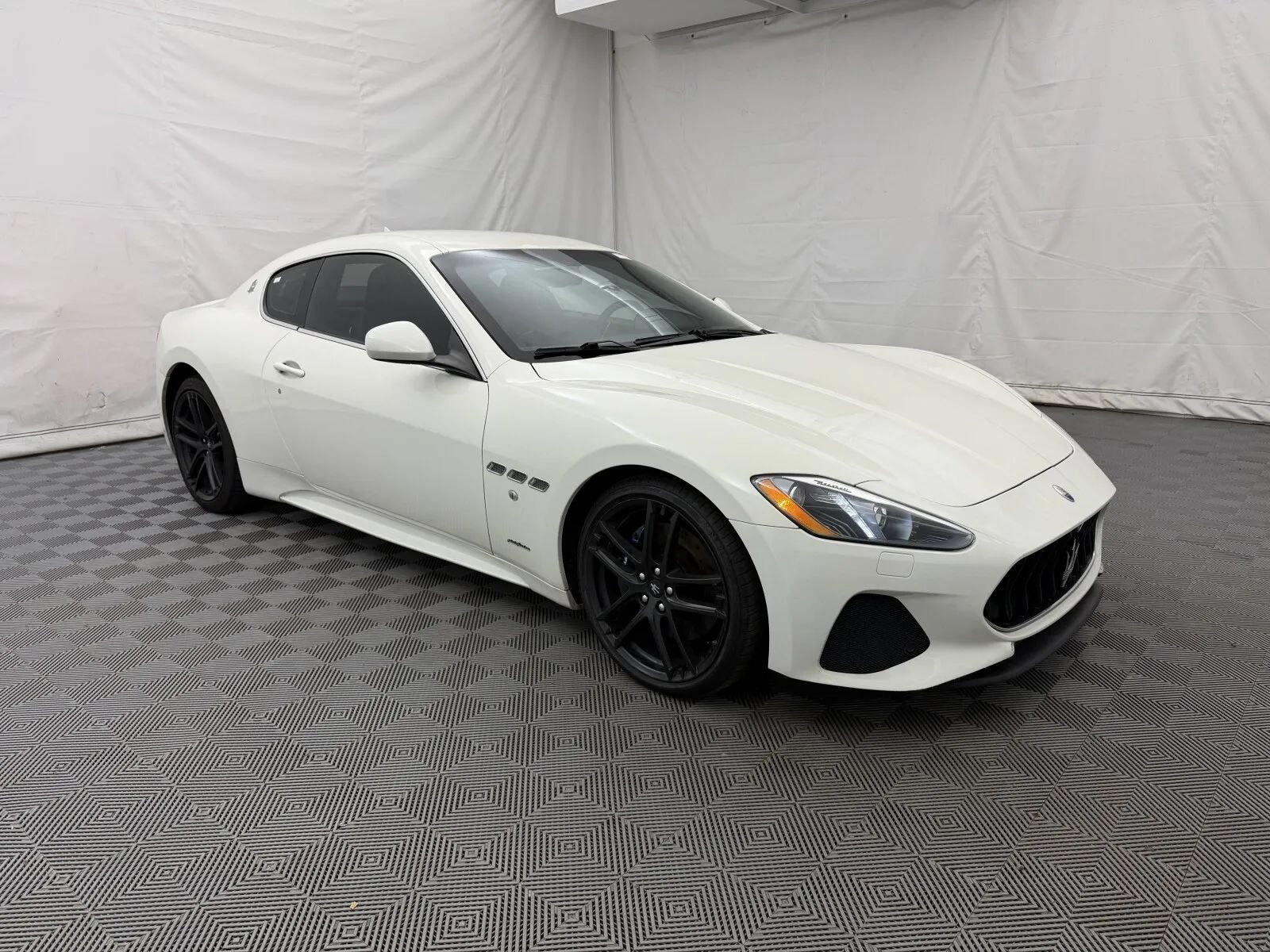 Used 2018 Maserati GranTurismo Sport RWD image 4