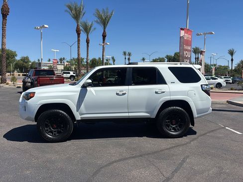 Used 2023 Toyota 4Runner SR5 Premium w/ SR5 Premium Package AWD/4WD image 3